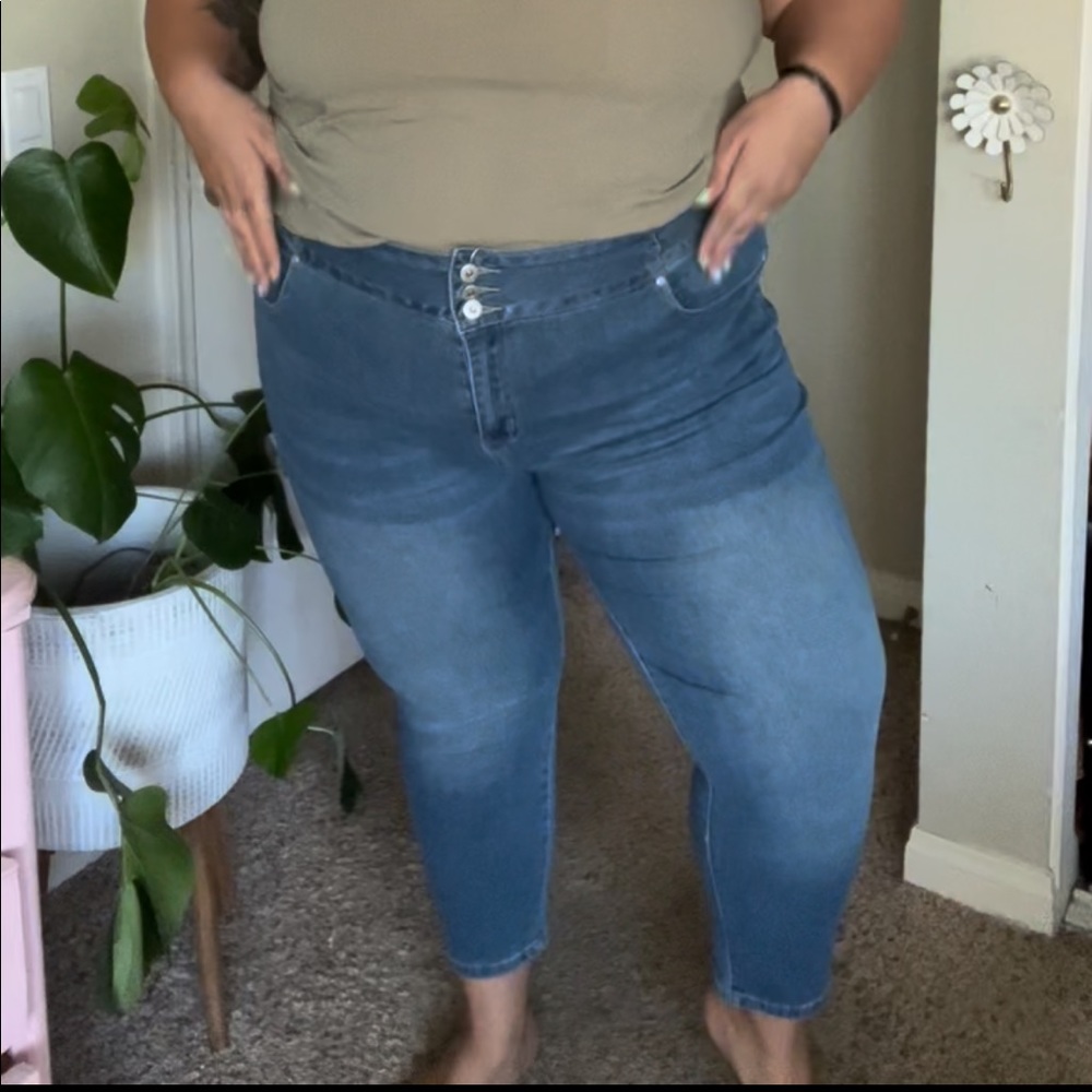 NWT 3 button high waisted skinny jeans